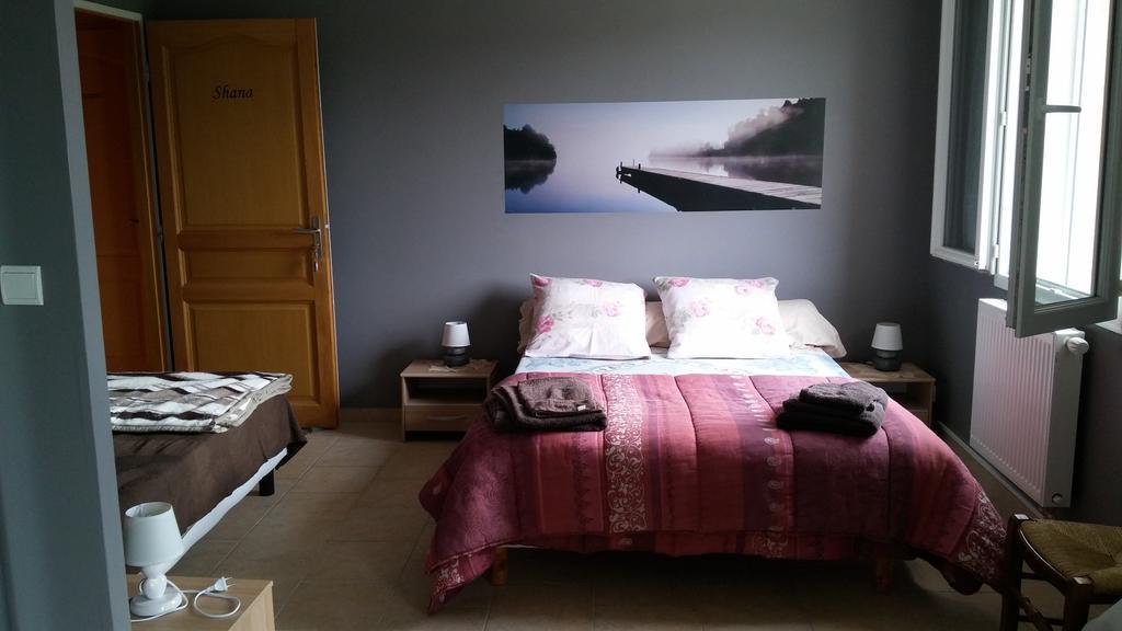 Chambres D'Hotes Les Maisses Mison Pokoj fotografie